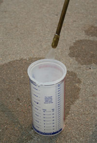 Photo - Measuring spray volume