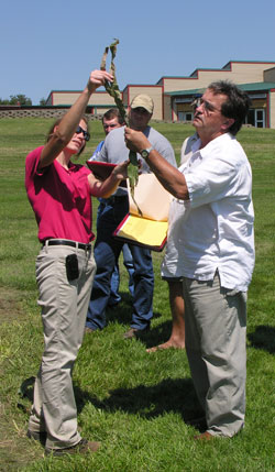 Jenny Rees teaching at a 2011 Crop Management Diagnostic Clinic