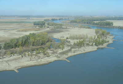 Post flooding farmland along the Missouri River