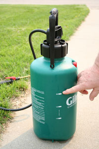 Photo - Handheld sprayer tank
