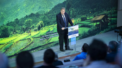    Mark Rosegrant, research fellow emeritus at the International Food Policy Research Institute, delivers the final Heuermann Lecture of the 2018-19 season April 30 at Nebraska Innovation Campus. (Craig Chandler/University Communication)