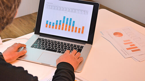 Graphing data in recordkeeping software