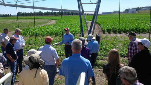 Daran Rudnick speaking with irrigation specialists