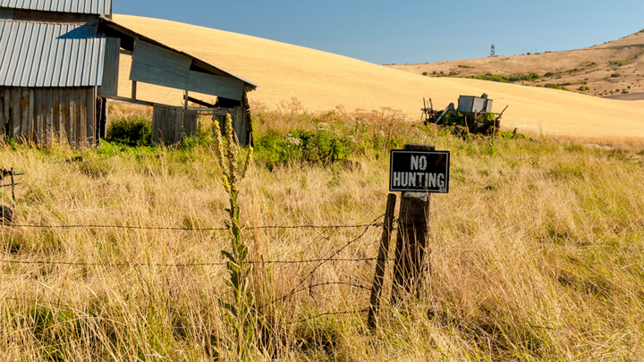 no hunting sign on farm property
