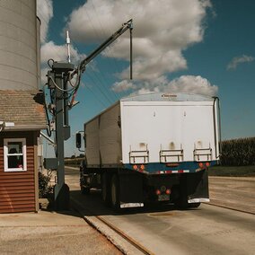 Grain truck