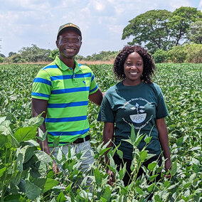 Zambia research team members Kamfwa and Hamabwe