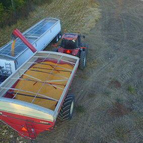 Combine unloading into grain truck