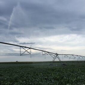 Center pivot irrigation system