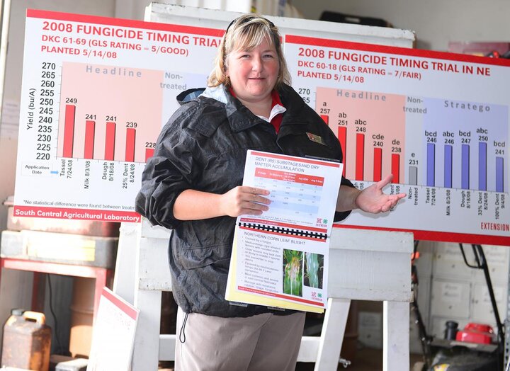 Tamra Jackson-Ziems presenting on corn fungicide research trials at the South Central Ag Lab field day.