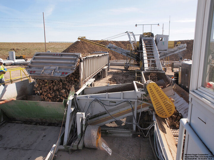 Figure 4. End dump truck at plier