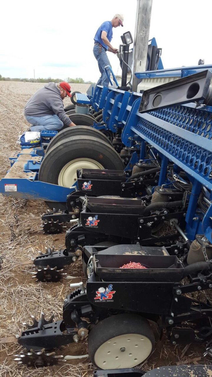 setting the planter